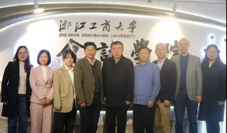 杭州校友会回访母校